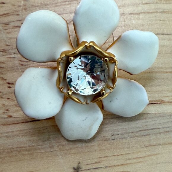 J.Crew Enamel Pansy Post Earrings White & Gold Flower Crystal Center - Picture 7 of 9